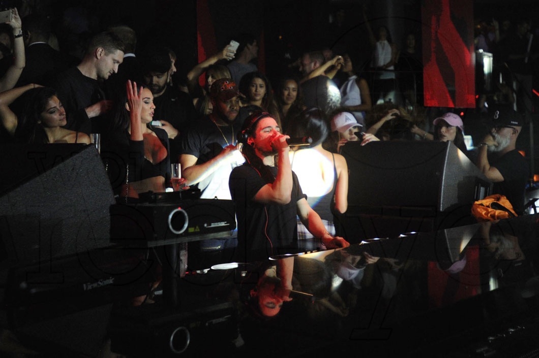 18-Skrillex djing36