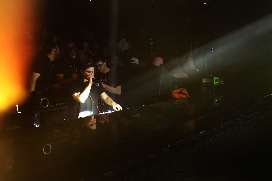 20.5-Skrillex djing52