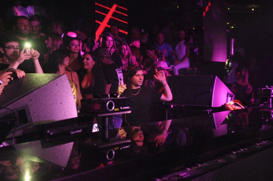 43-Skrillex djing17