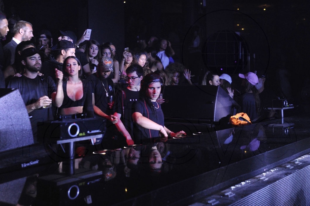 46-Skrillex djing58