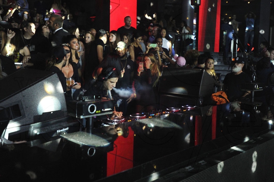 52-Skrillex djing81