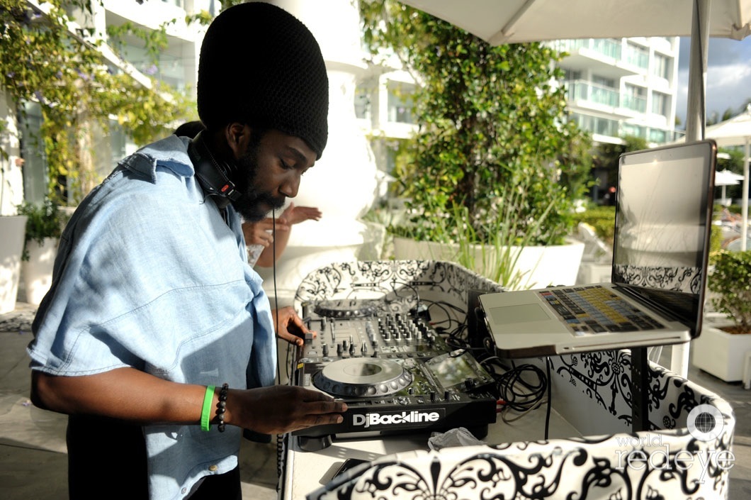 13-Ras Adonai DJing1_new