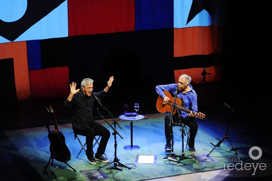 37-Caetano Veloso & Gilberto Gil performing54