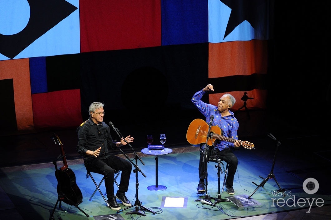 38-Caetano Veloso & Gilberto Gil performing61