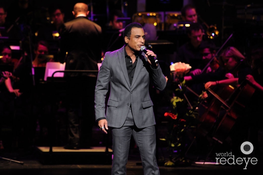 18-Jon Secada performing1