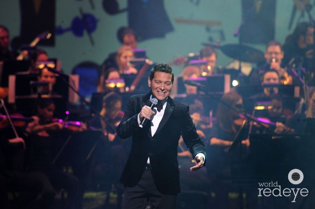 20.4-Michael Feinstein performing3