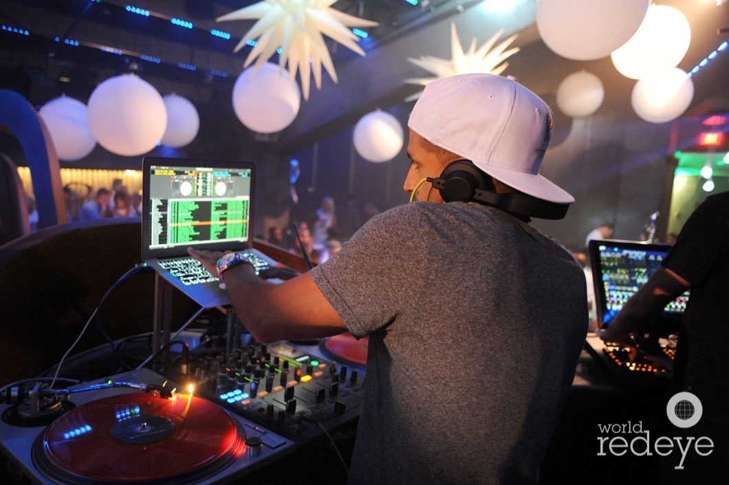 18-Leo Medina DJing