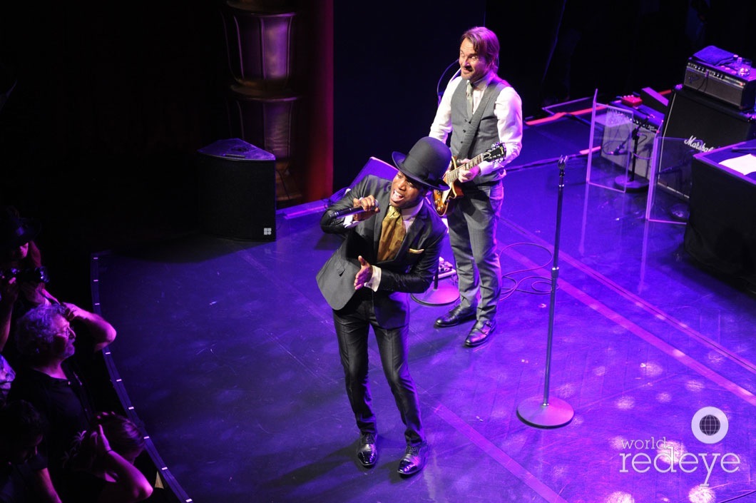 36-Vintage Trouble performing54_new