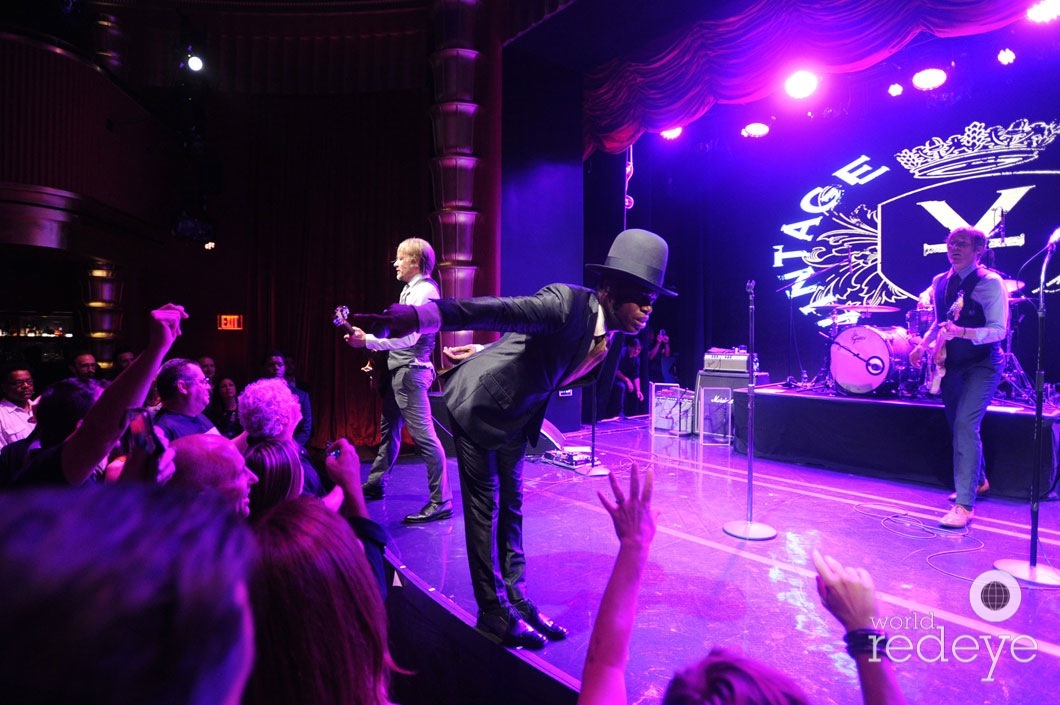 38-Vintage Trouble performing66_new