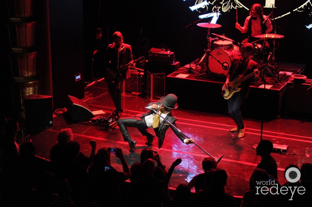 45-Vintage Trouble performing30_new