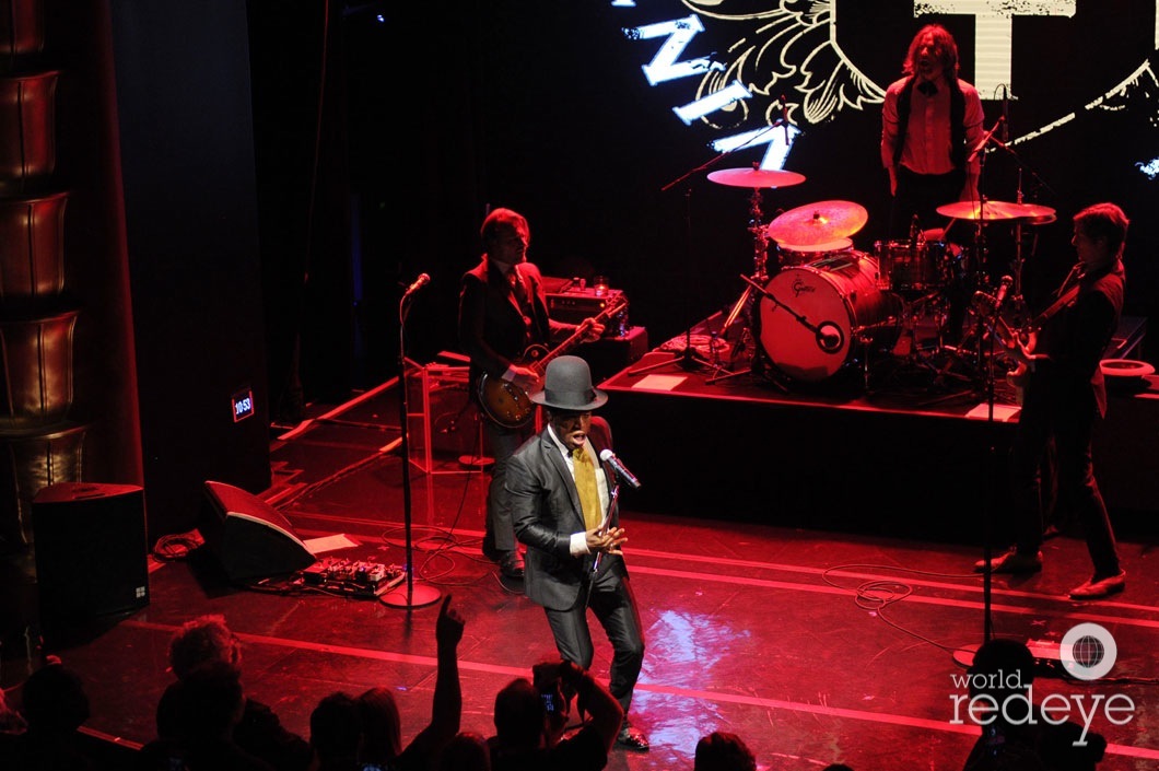 46-Vintage Trouble performing73_new