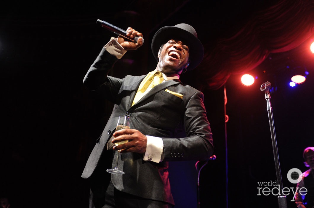 48-Vintage Trouble performing47_new