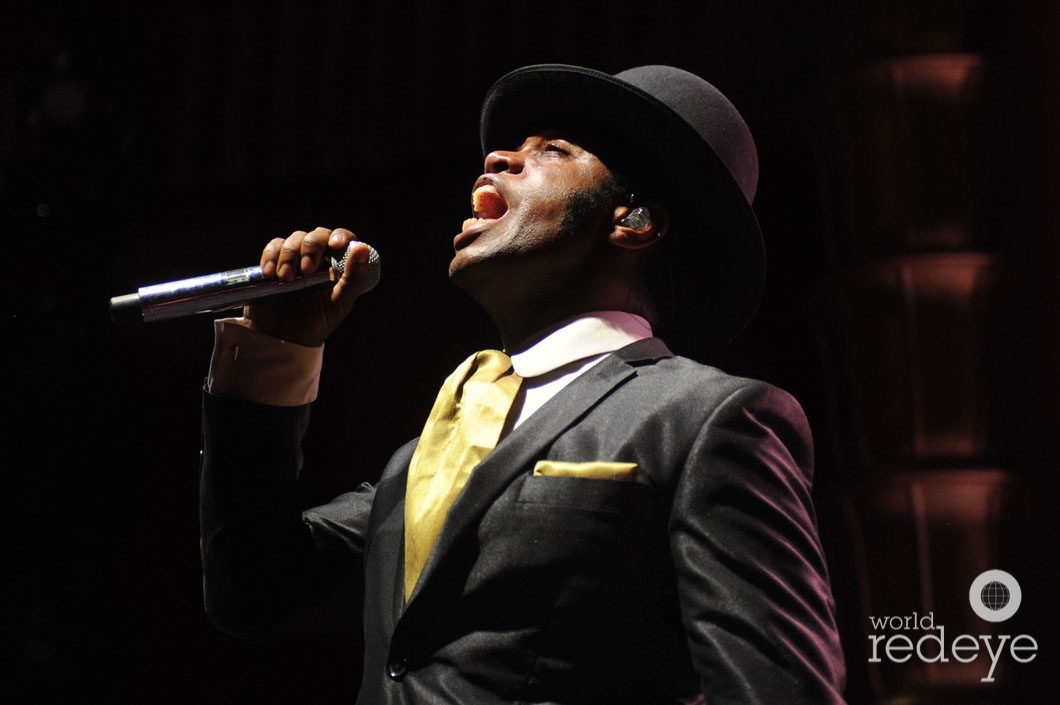 49-Vintage Trouble performing7_new