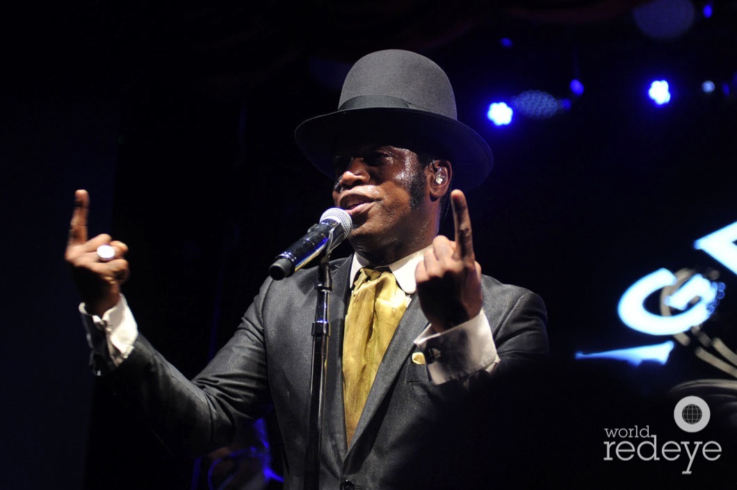 51.5-Vintage Trouble performing42_new