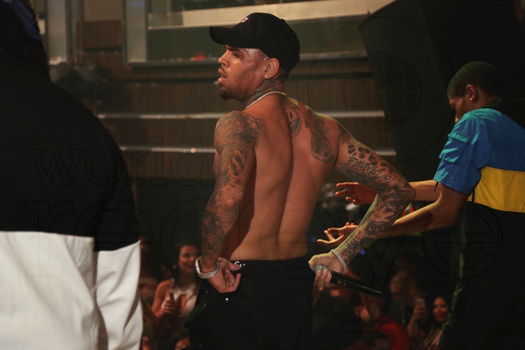 v-32-Chris Brown79.jpgv-