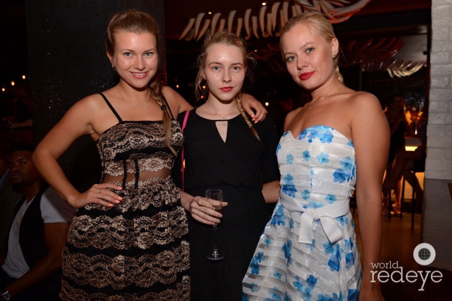 19-Anna Jesipenko, Anna Tkachenko & Anastasia Tkachenko1