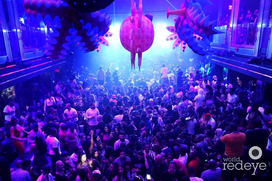 33-Atmosphere at LIV at Fontainebleau18