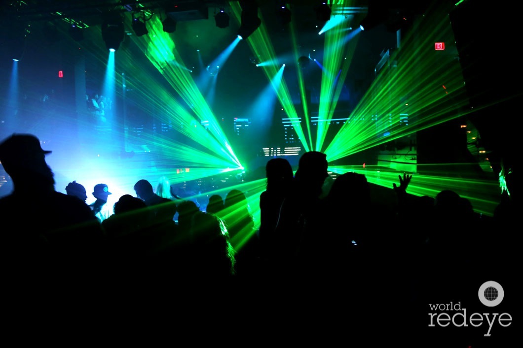 28.5--Atmosphere at LIV at Fontainebleau5_new