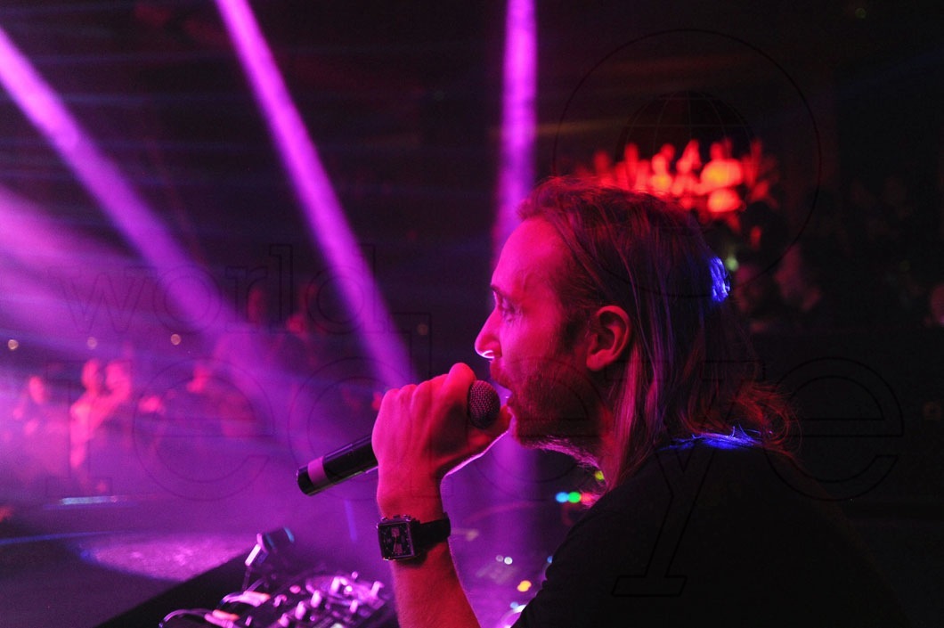 10:7-David Guetta djing2_new