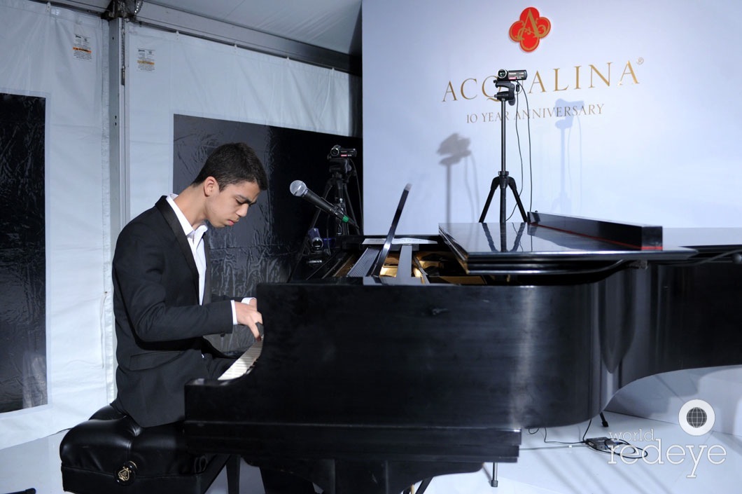 39-Ethan Bortnick performing5_new