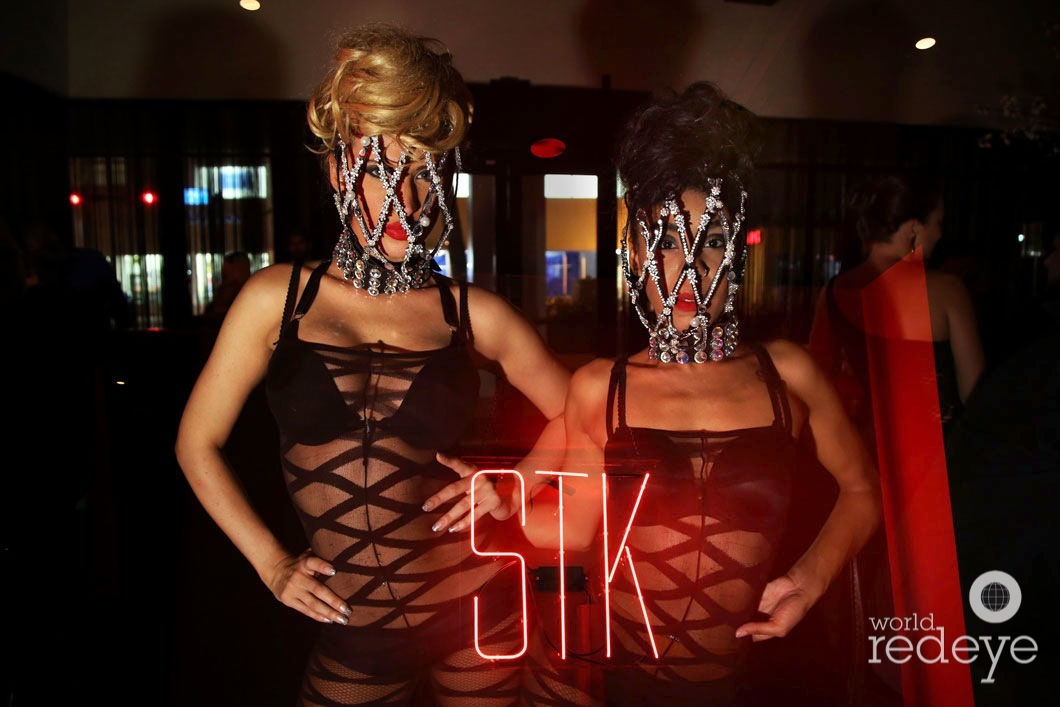 0.5-Dancers at STK at 1 Hotels6_new