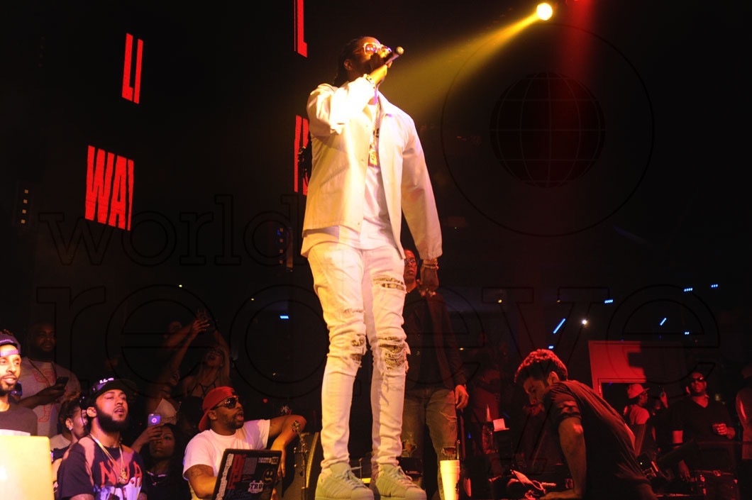 121-2 Chainz performing4