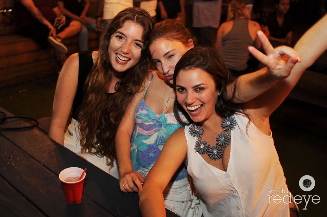 6.5-Paula Santos, Amanda Santos, & Friend_new