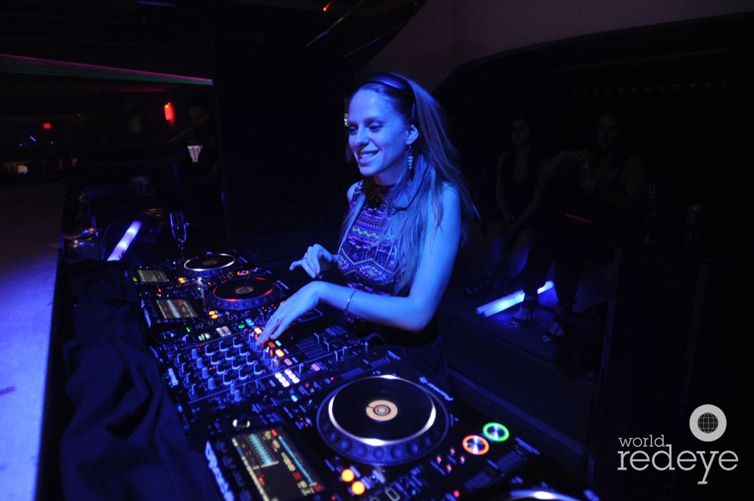 10.5-Nora En Pure djing35_new