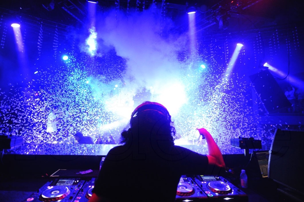 1-Deorro djing8