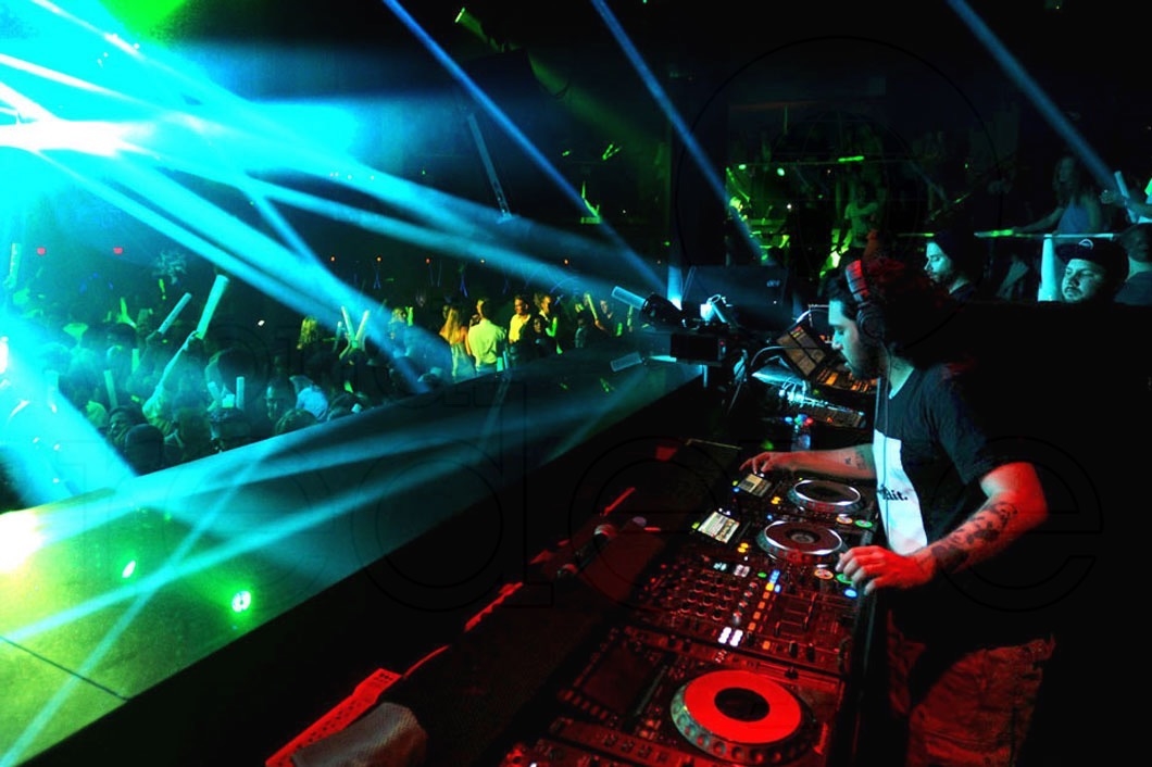 9-Deorro djing44