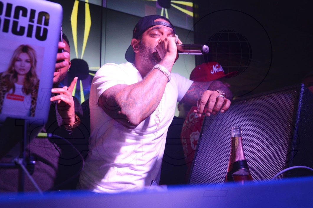 7-Jim Jones Performing6_new