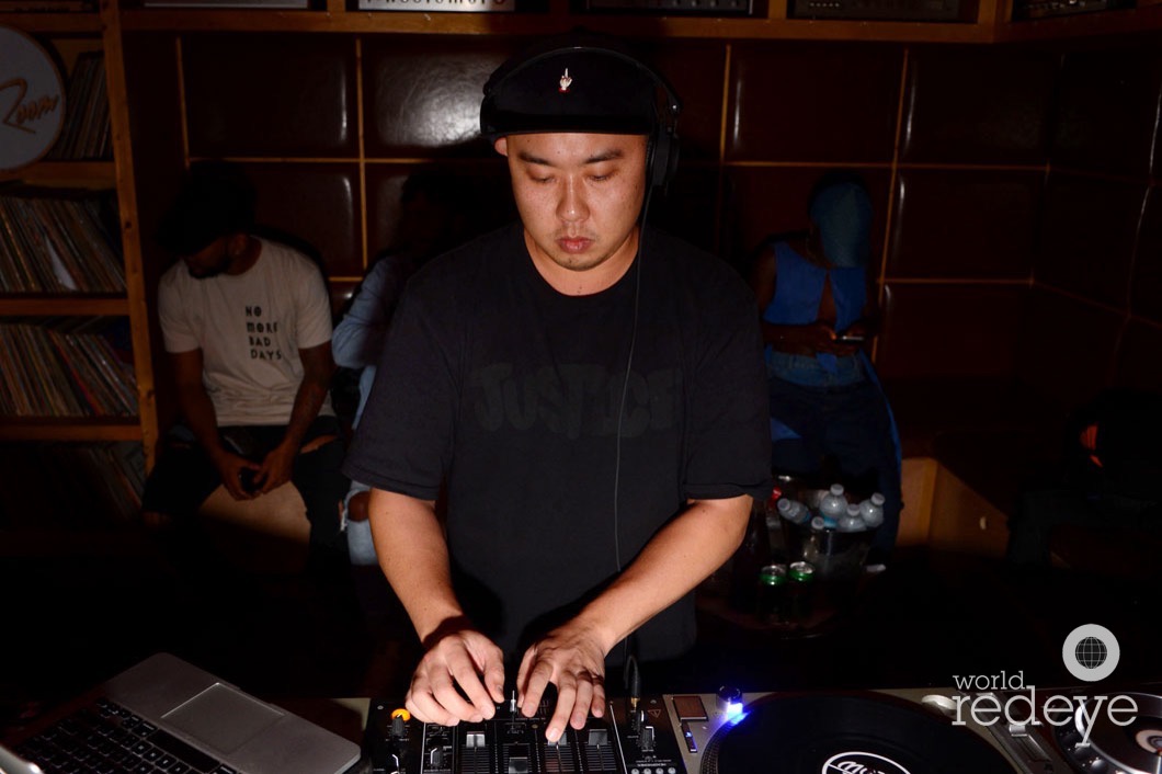 13-Dj Jun Ill Spinning2_new