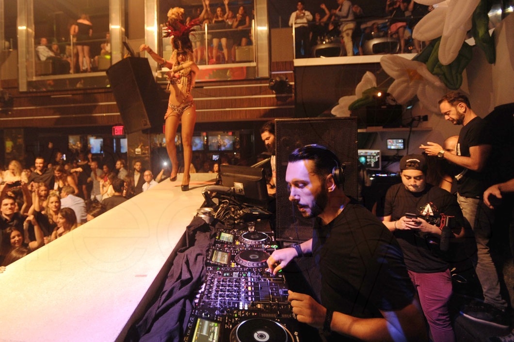 4.2-Cedric Gervais djing25