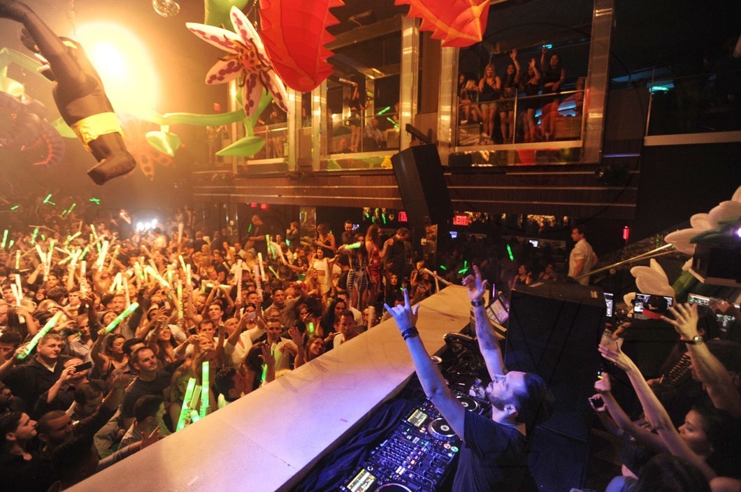 5-Cedric Gervais djing54