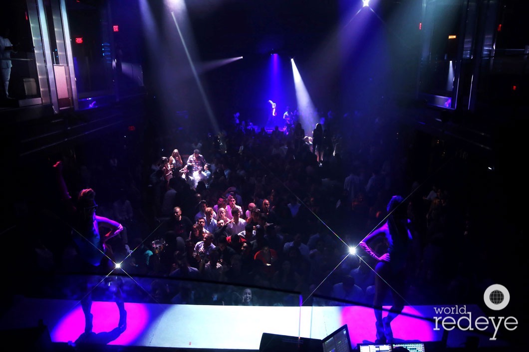 37-Atmosphere at LIV at Fontainebleau_new