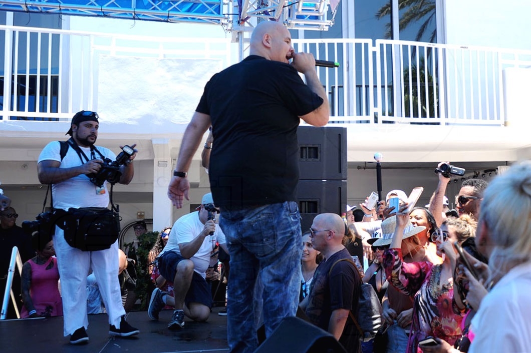 18-Fat Joe performing14