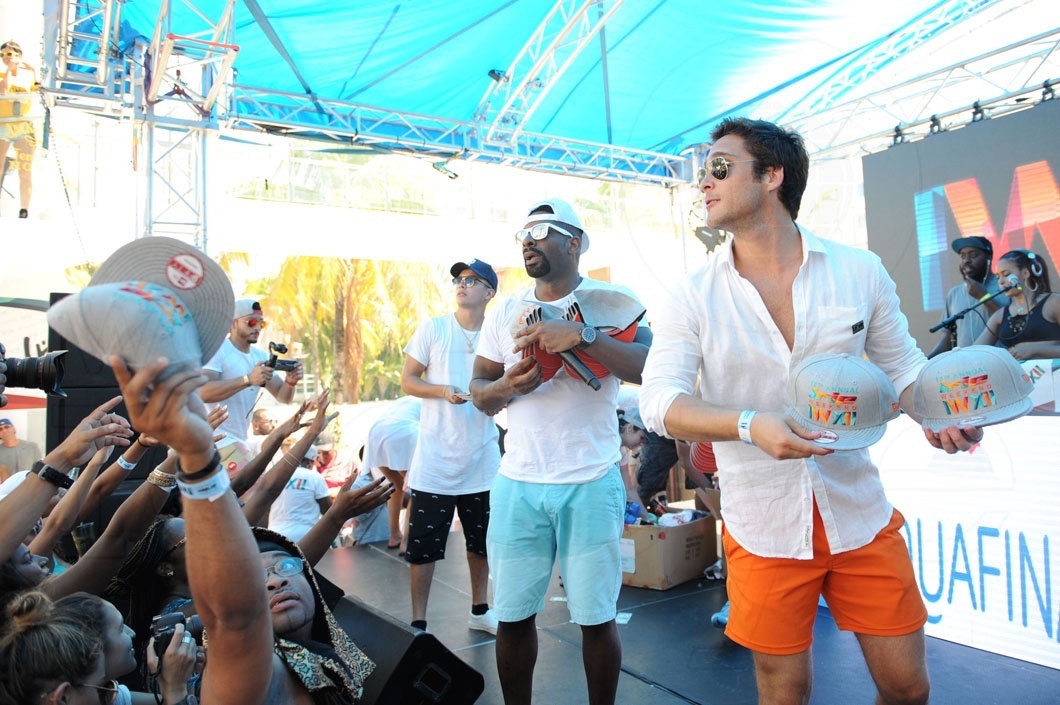 38-Austin Mahone, DJ Irie, & Diego Boneta9