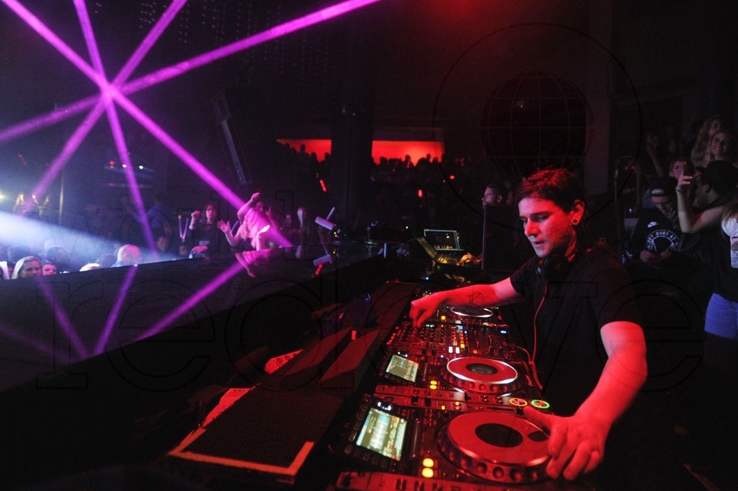 6-Skrillex djing22