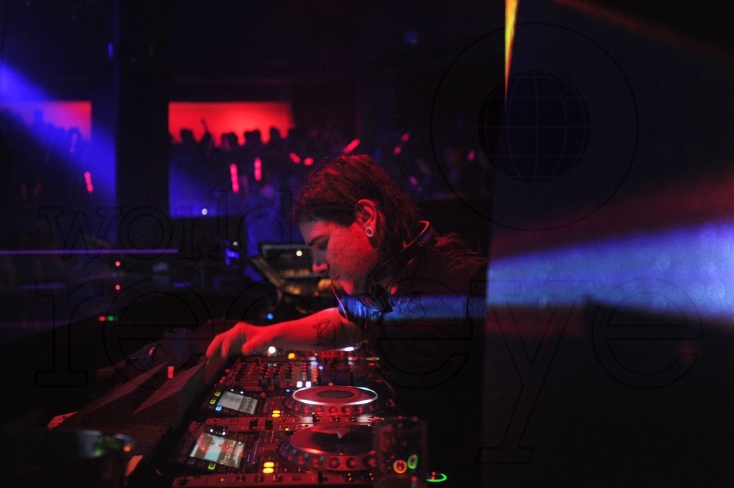 9-7-Skrillex djing23