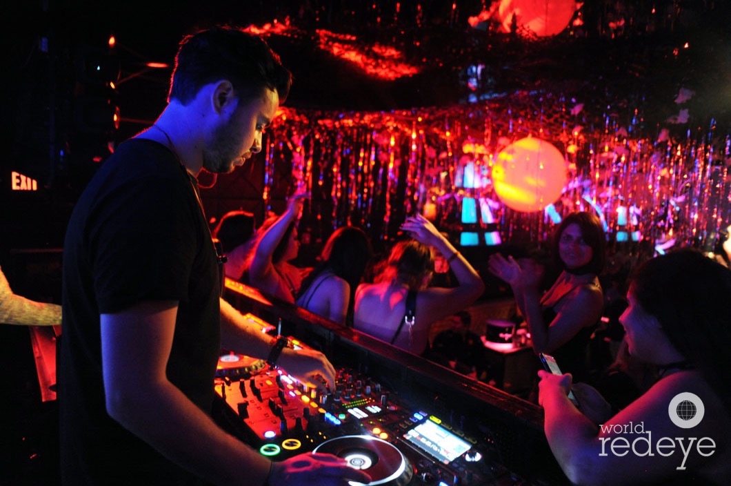 8-Quintino DJing5_new