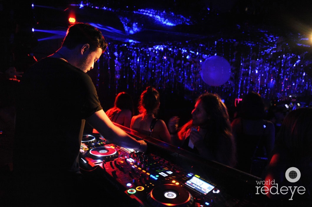 9-Quintino DJing1_new