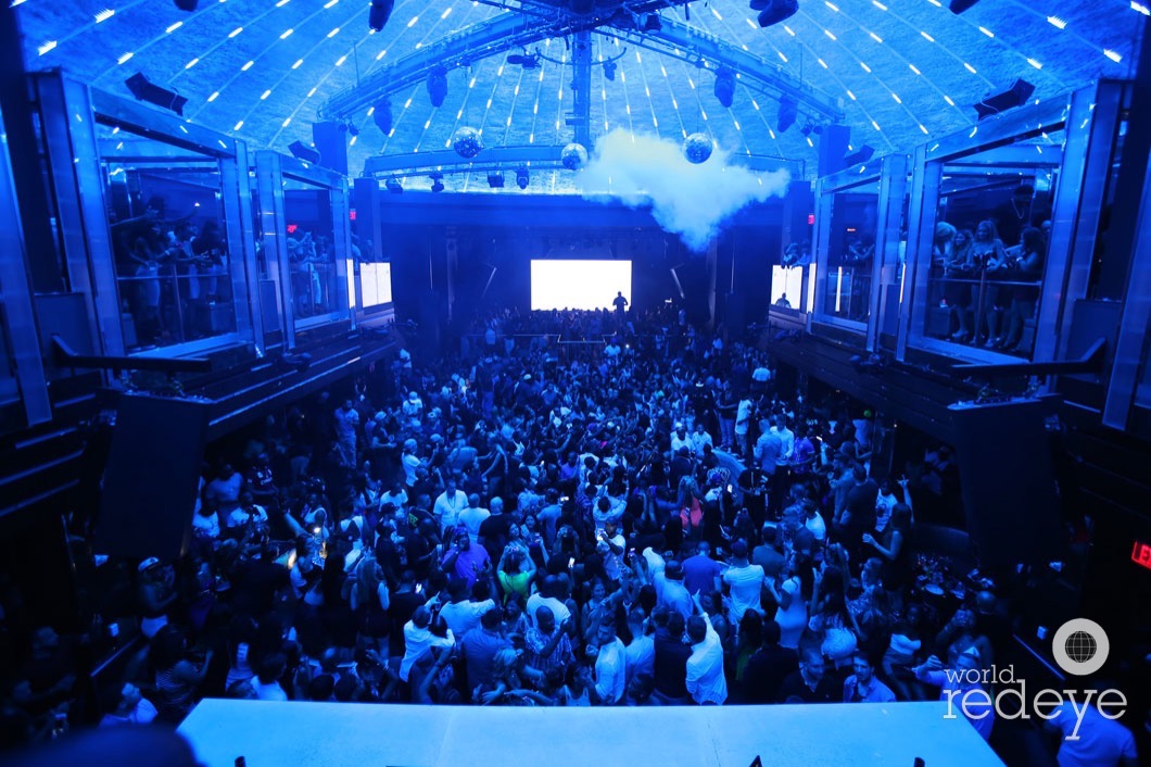 9.9-z-11-Atmosphere at LIV at Fontainebleau3_new