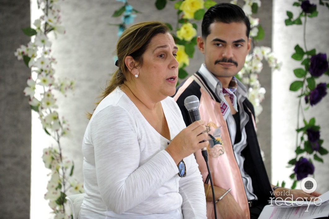 20-Pilar & Jhon Santos speaking_new