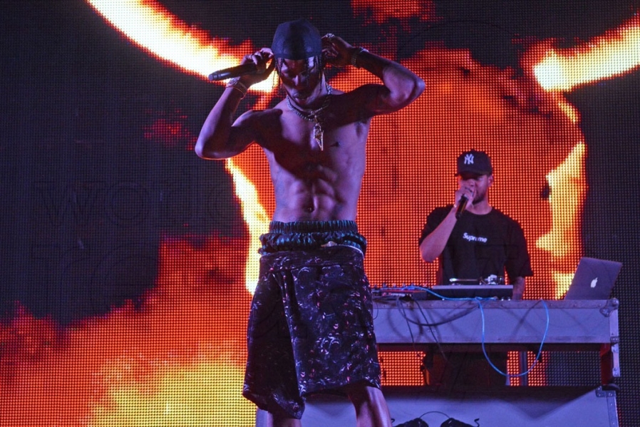 10-Travis Scott Performing62