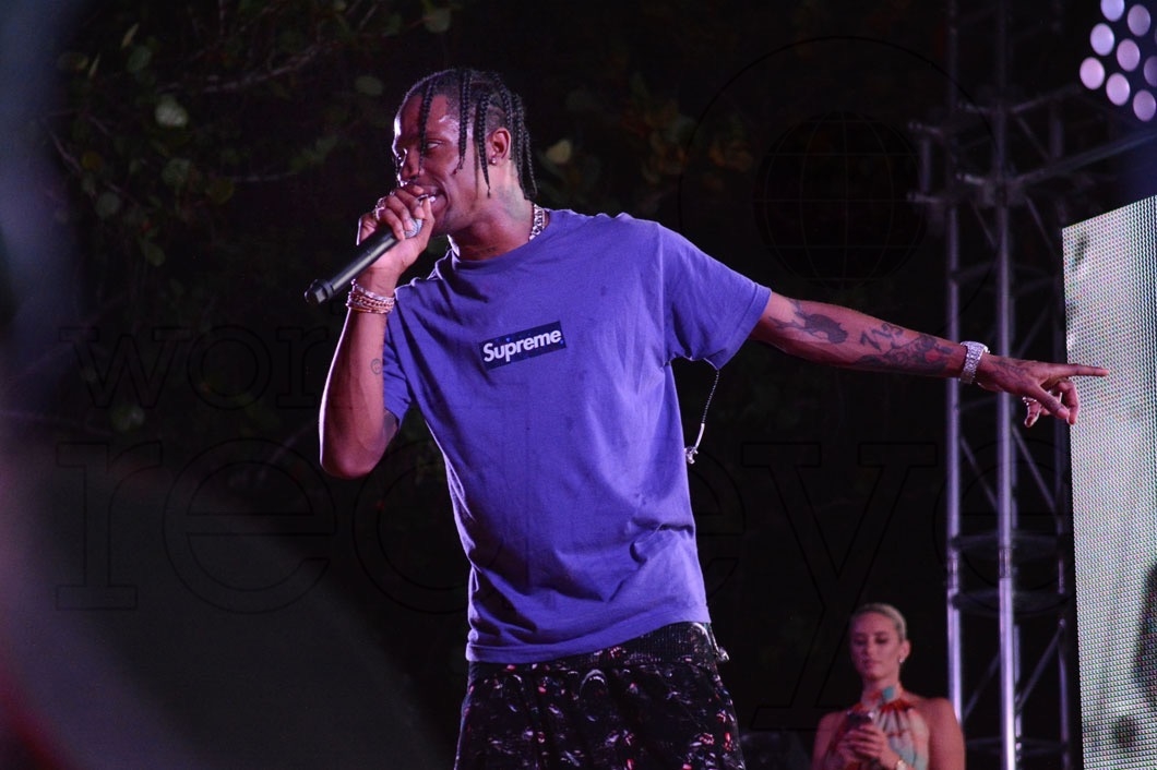 4.3-Travis Scott Performing124