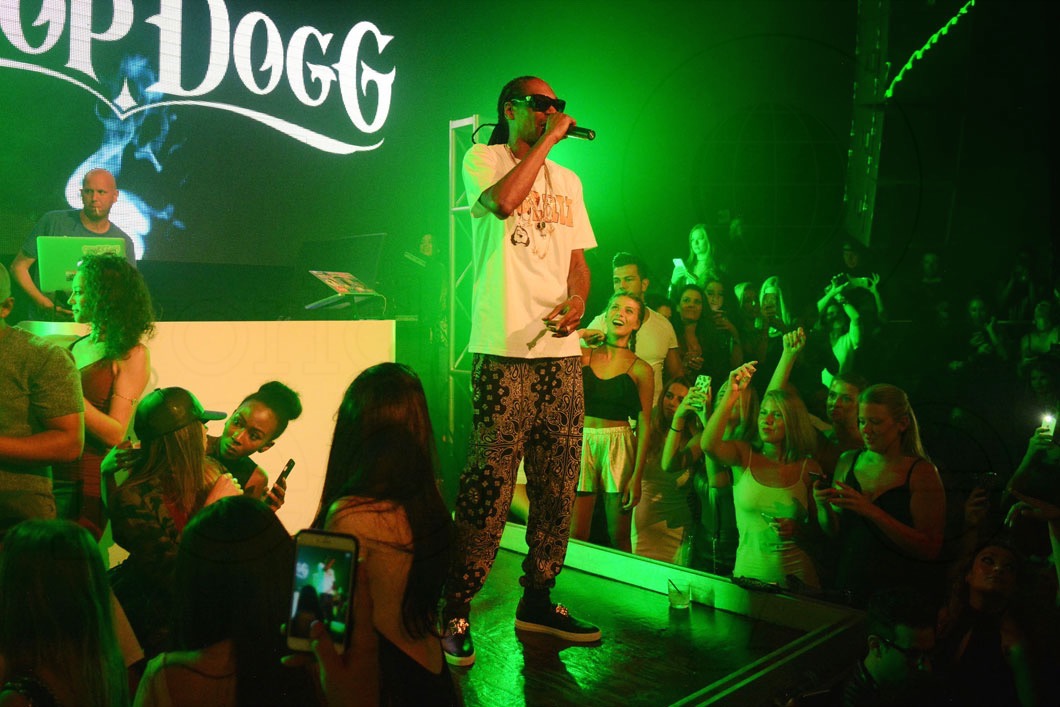 12-Snoop Dogg Performing48