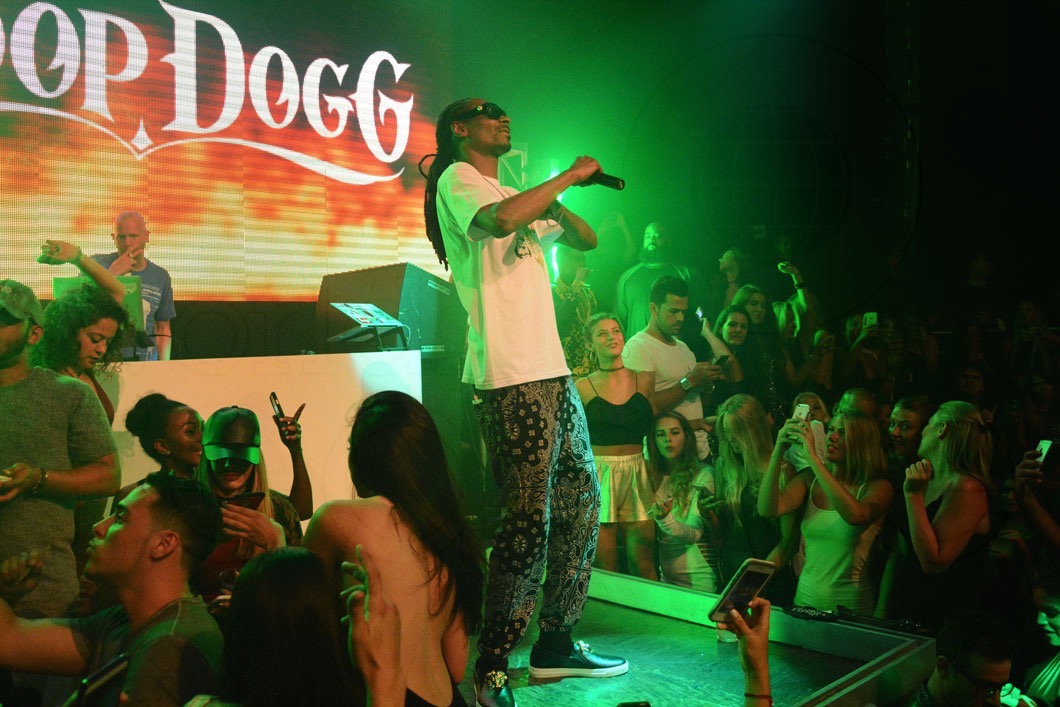 15-Snoop Dogg Performing61