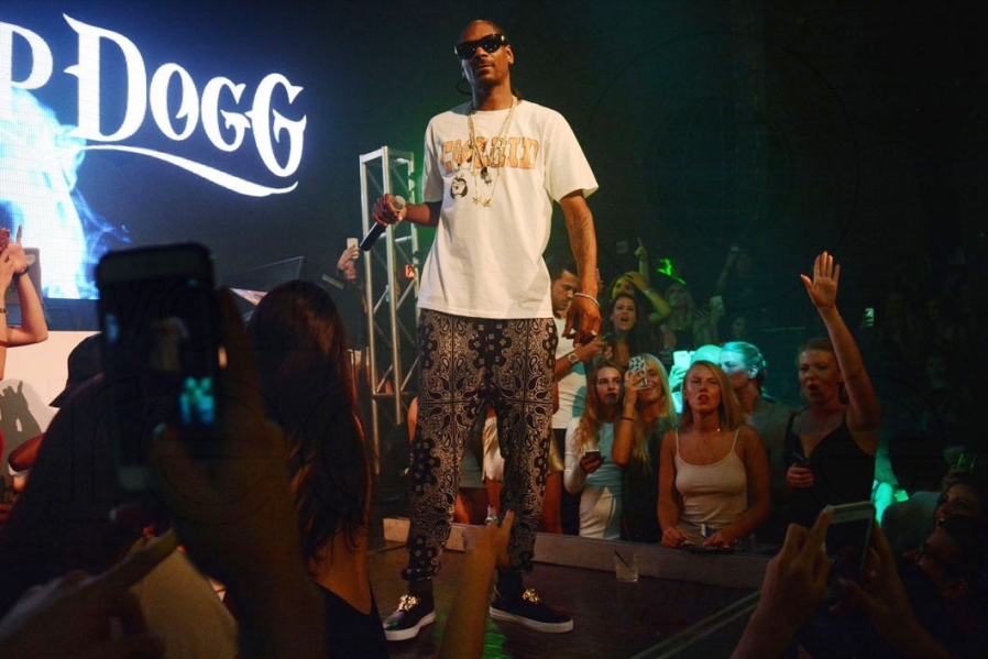 29-Snoop Dogg Performing44