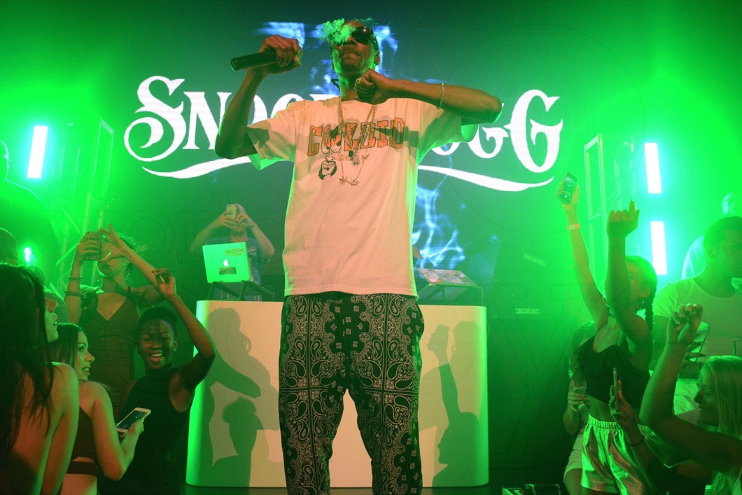 9-Snoop Dogg Performing18