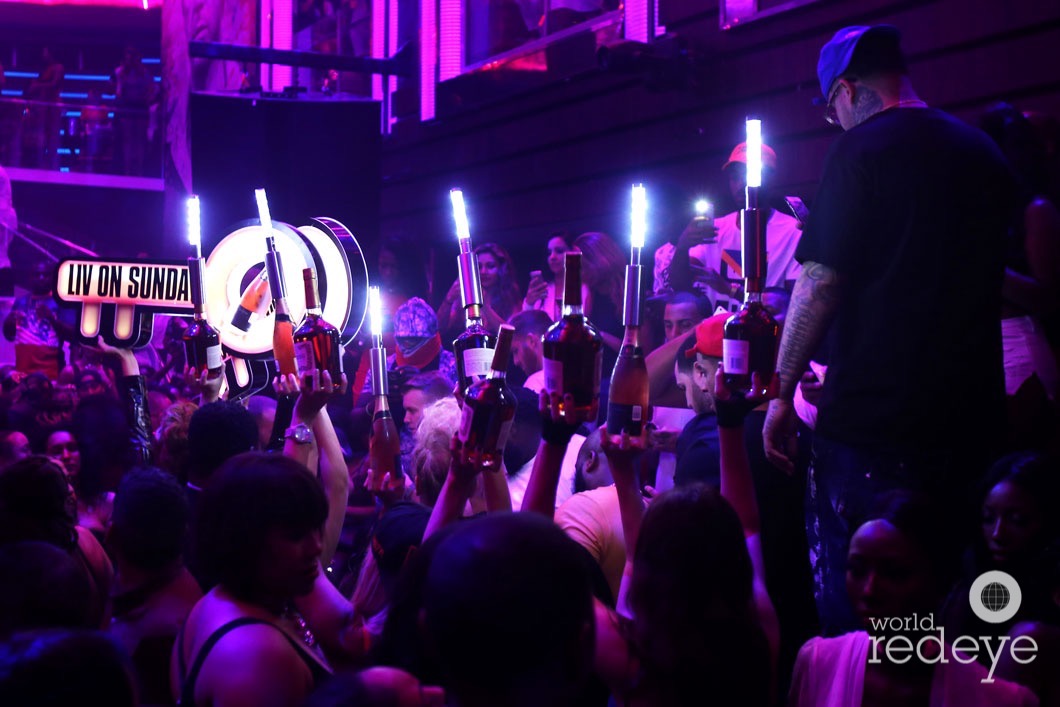 8-Atmosphere at LIV at Fontainebleau8